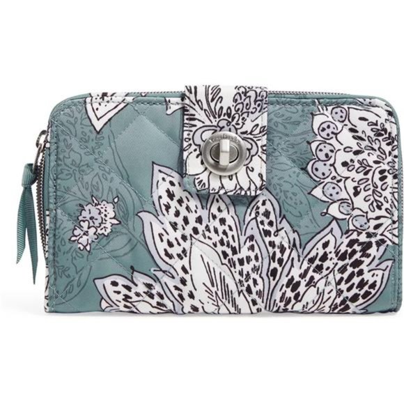 Vera Bradley Women´s Performance Twill Turnlock Wallet...